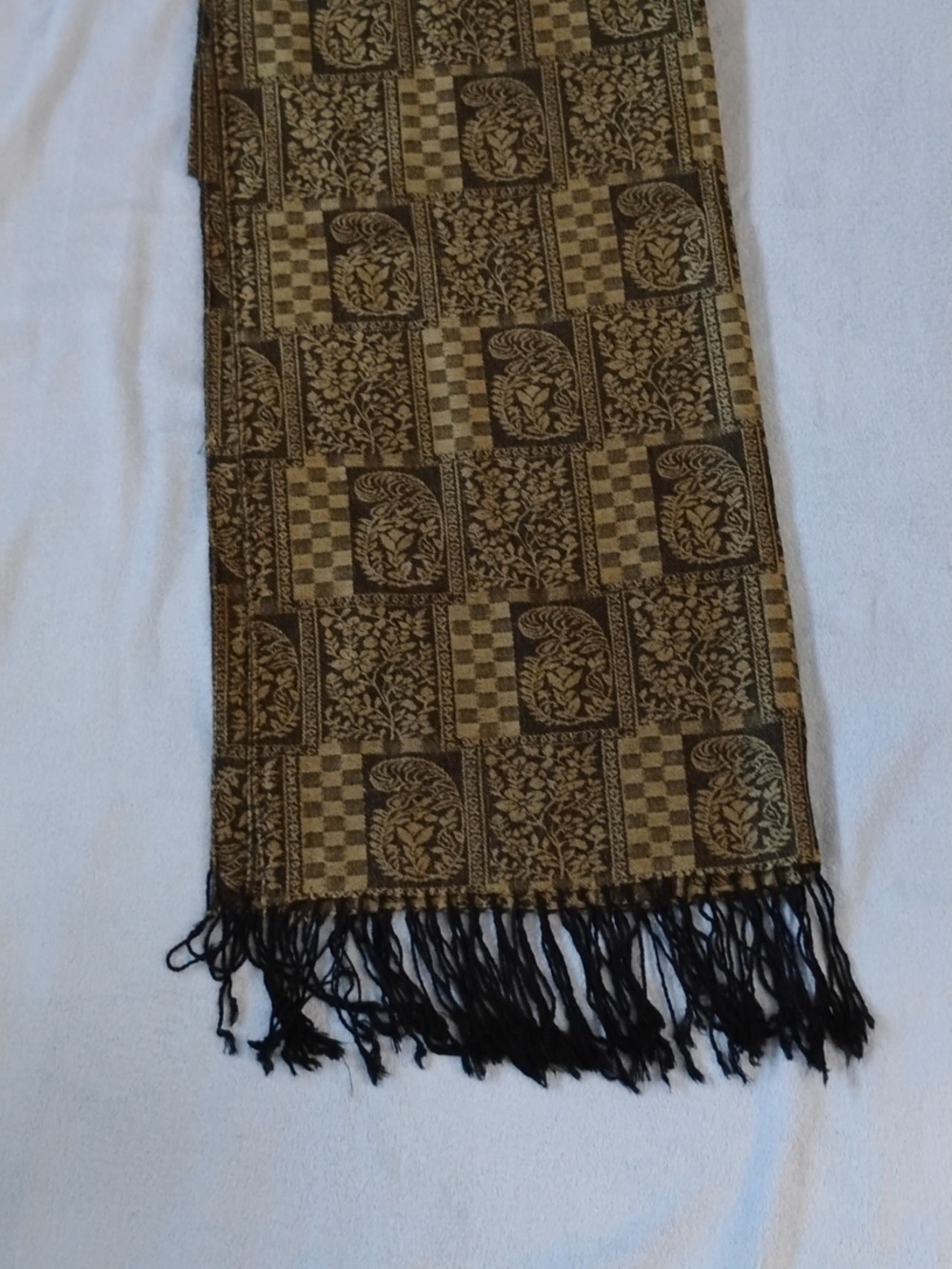 Scarf / Wrap - Picture 2 of 6